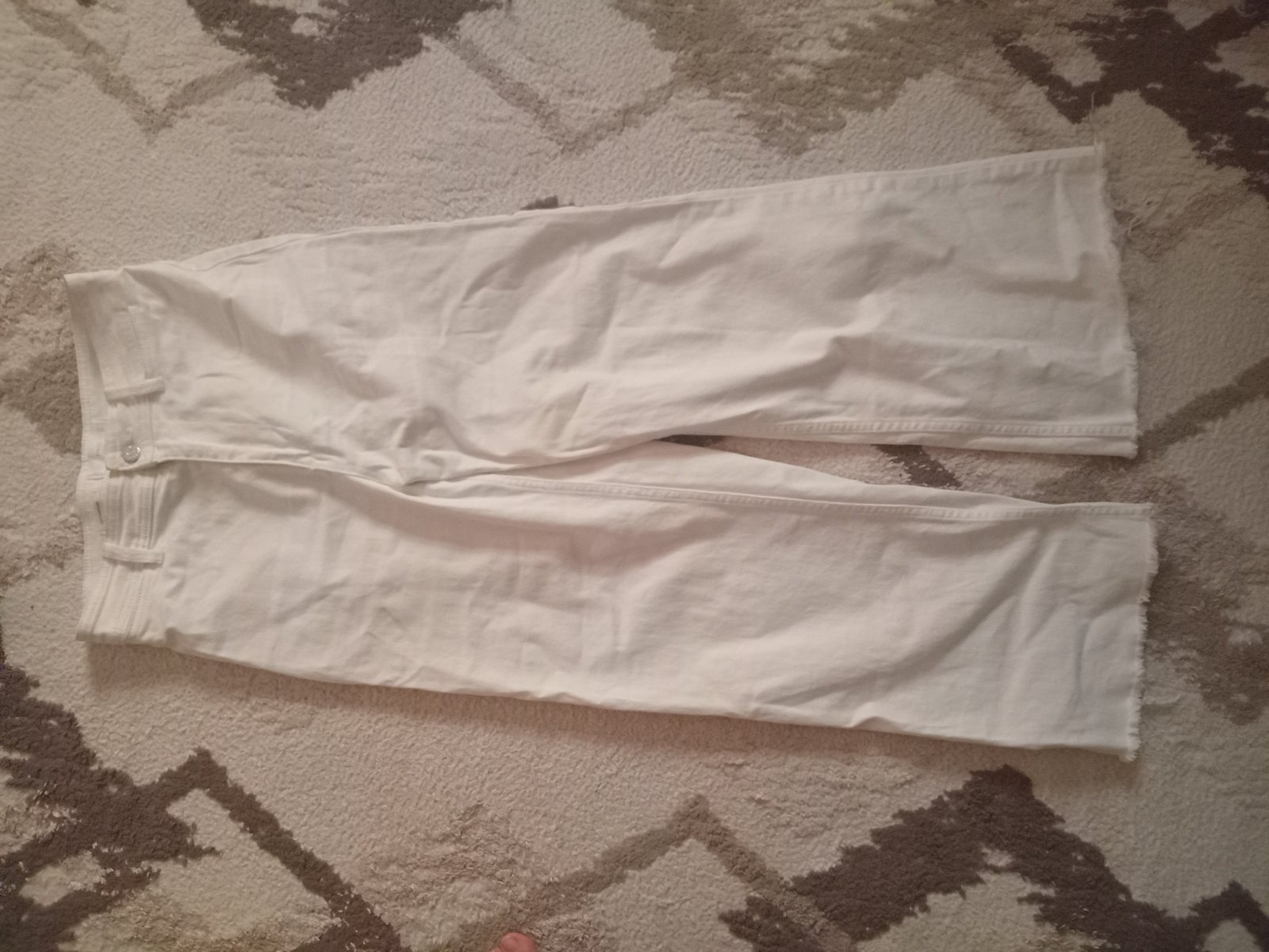 White jean
