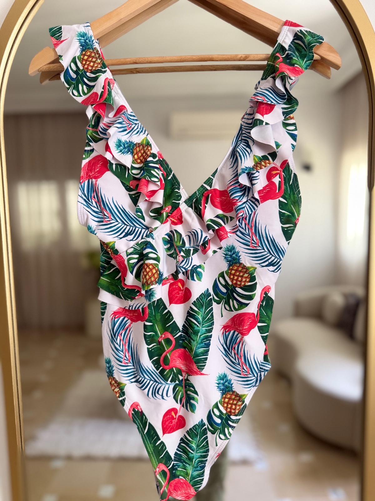 Maillot tropicale avec étiquette 