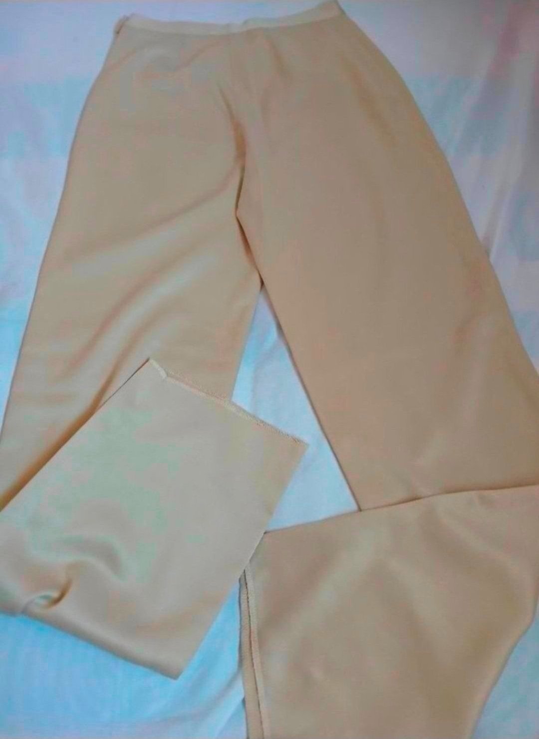 Pantalon sans étiquette 