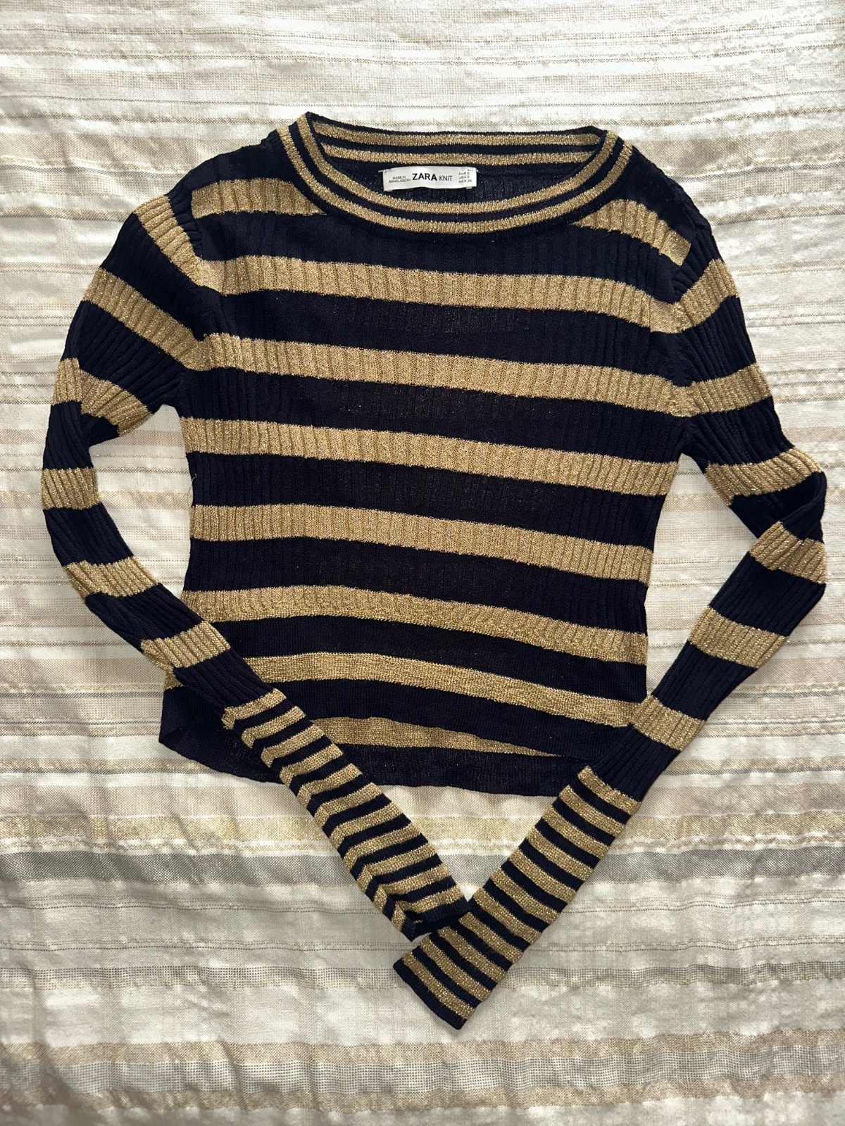 Pull rayé noir et doré (Zara Knit)