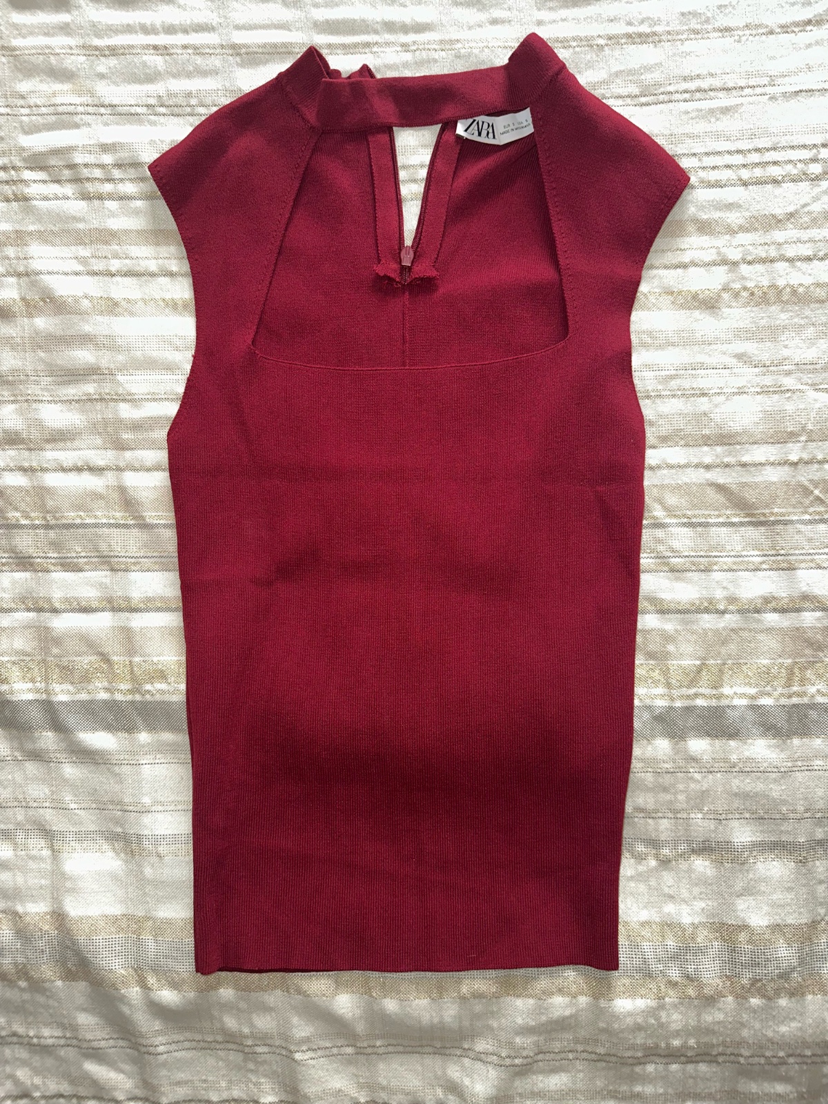 Top rouge bordeaux sans manches Zara