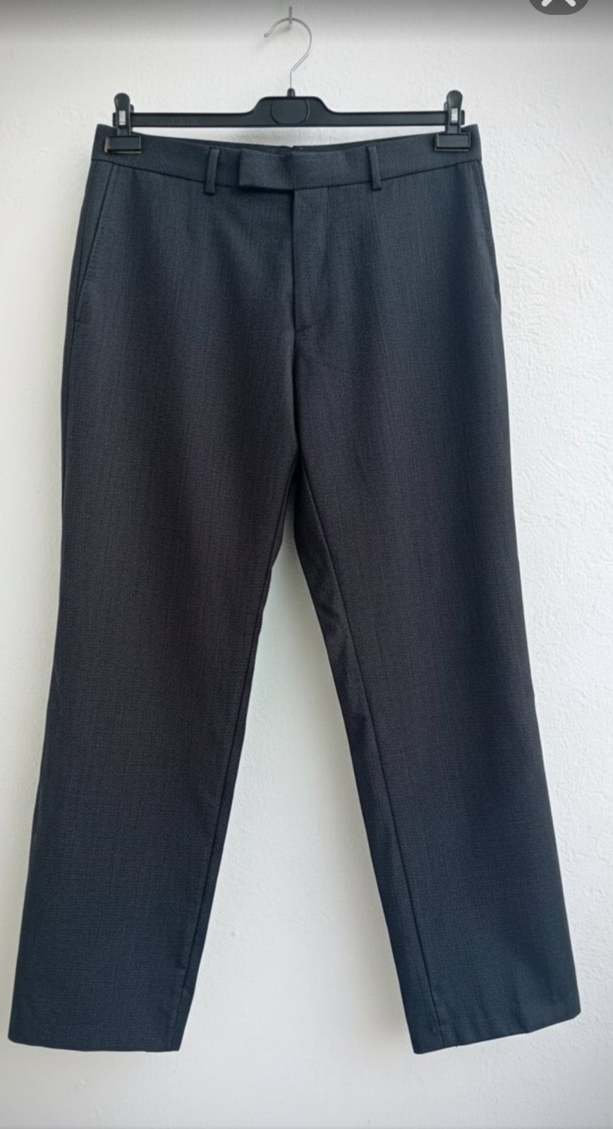 Pantalon Hugo Boss ( gamme Black de haute qualité) 100% Laine vierge Gris Anthracite - taille 48 italien - Éxellent État 