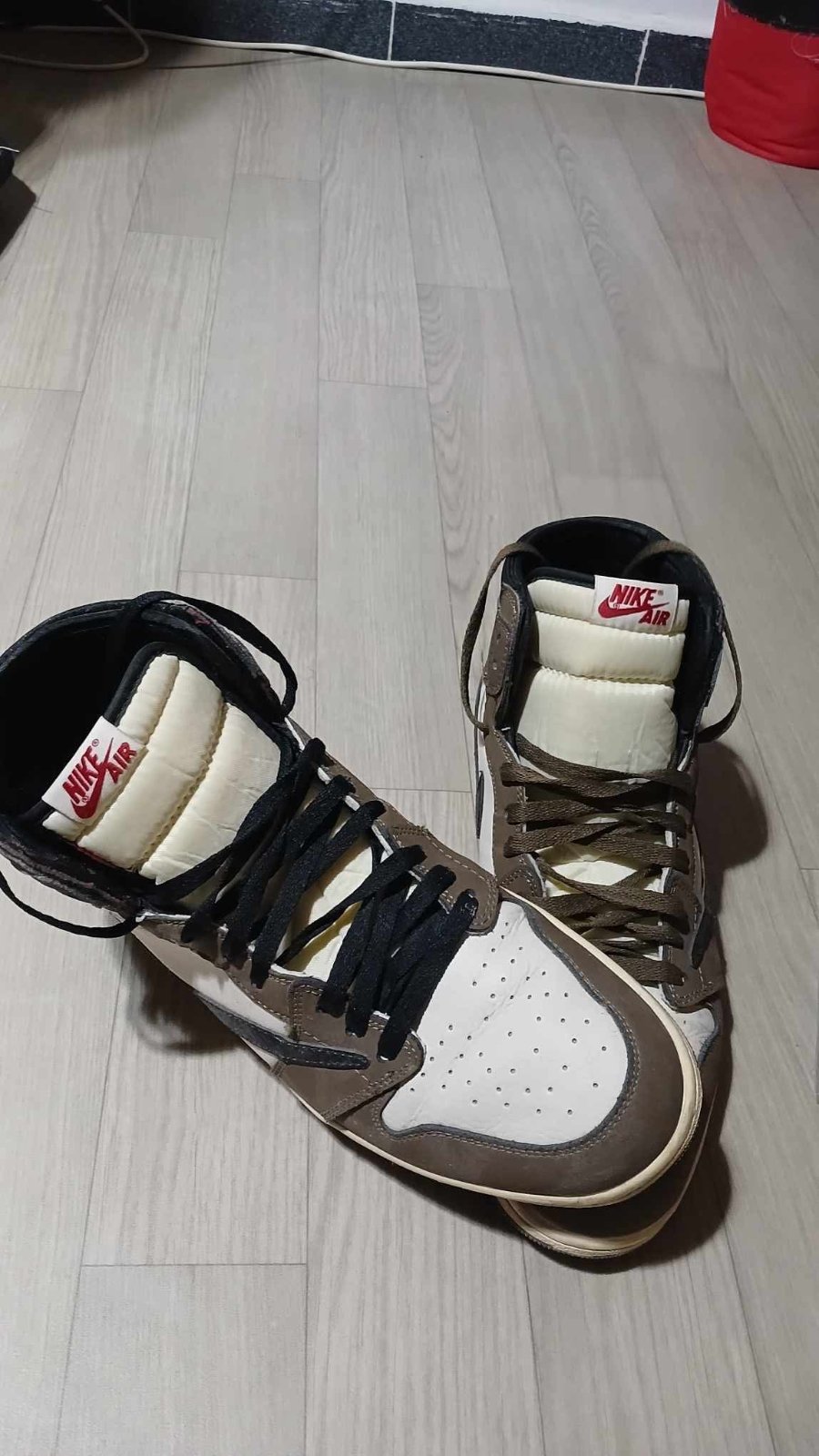 Nike travis scott jordan