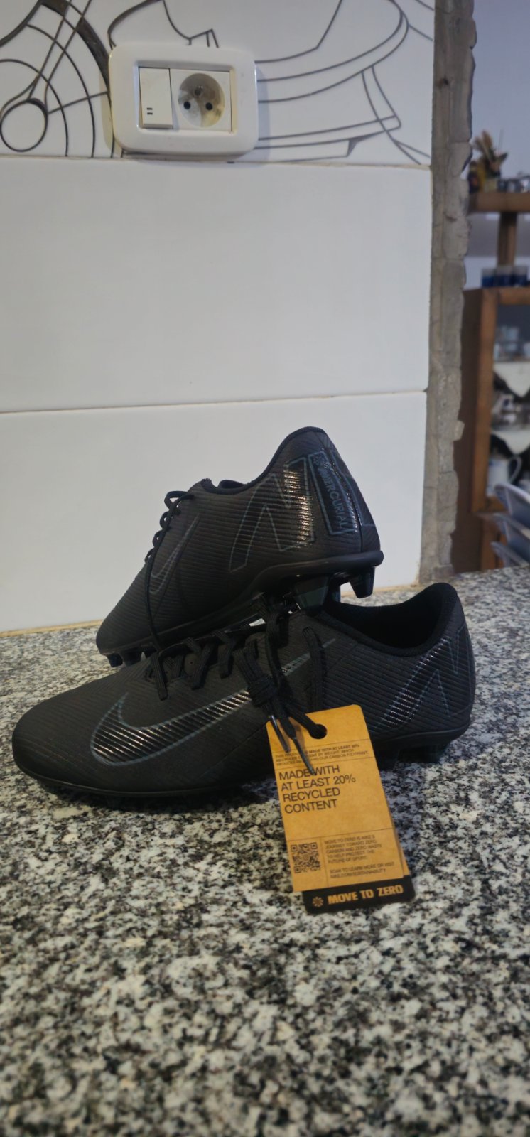 MERCURIAL VAPOR 16 original imported from greece taille (42/43)