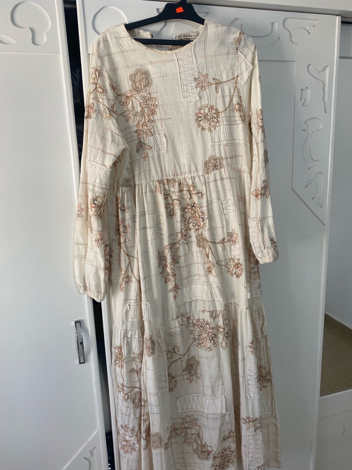 Robe brodrée