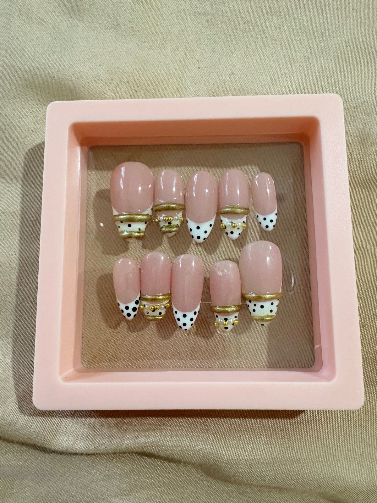 Press on nails💕