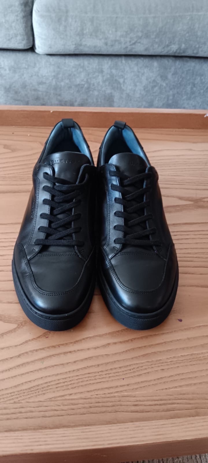 Sneakers Baletto noir a vendre