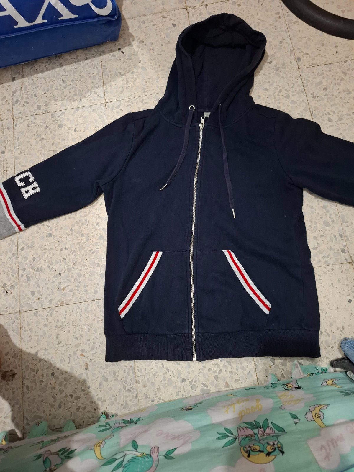 Capuche bleu marine de la marque bench 