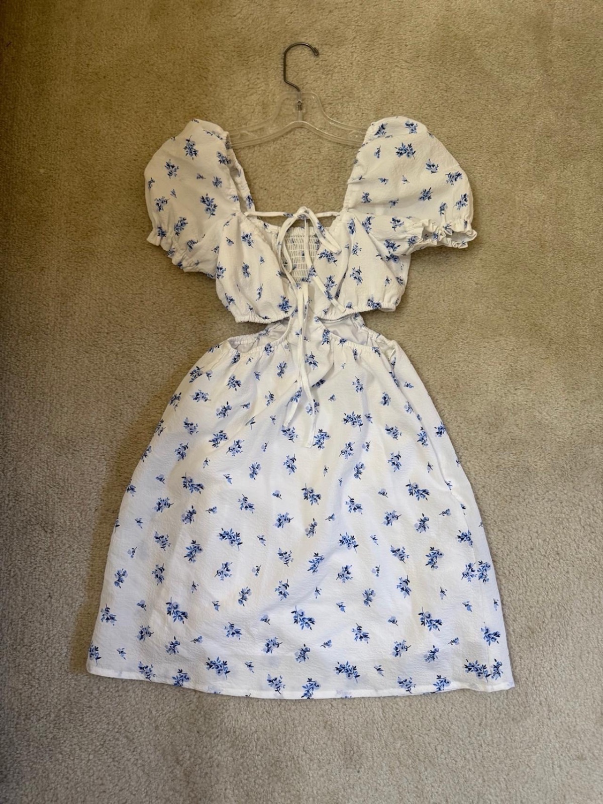 Robe H&M fleurie trés tendance 💙🤍
