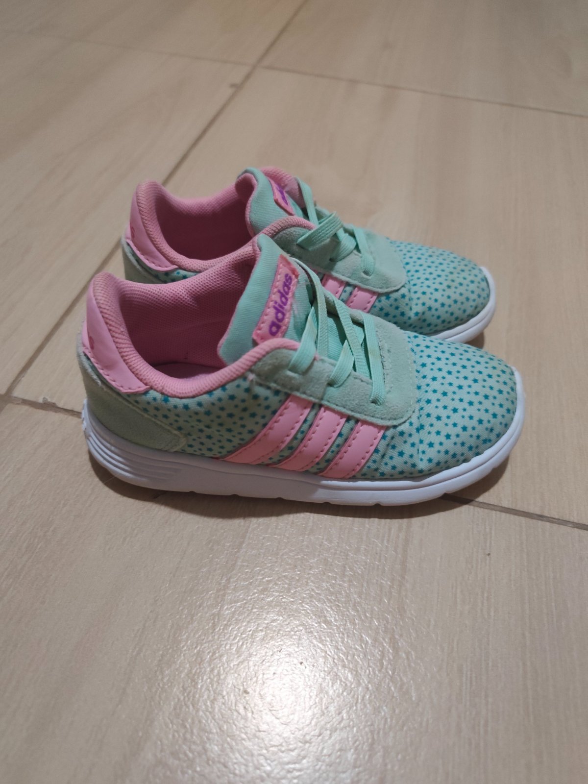 Espadrille pointure 26 adidas en bonne état