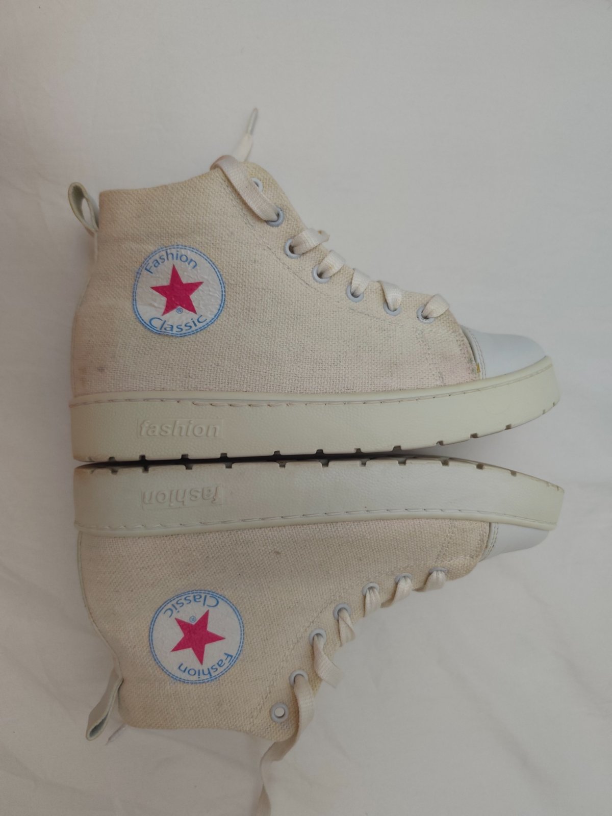 Baskets montantes en toile beige pointure 32