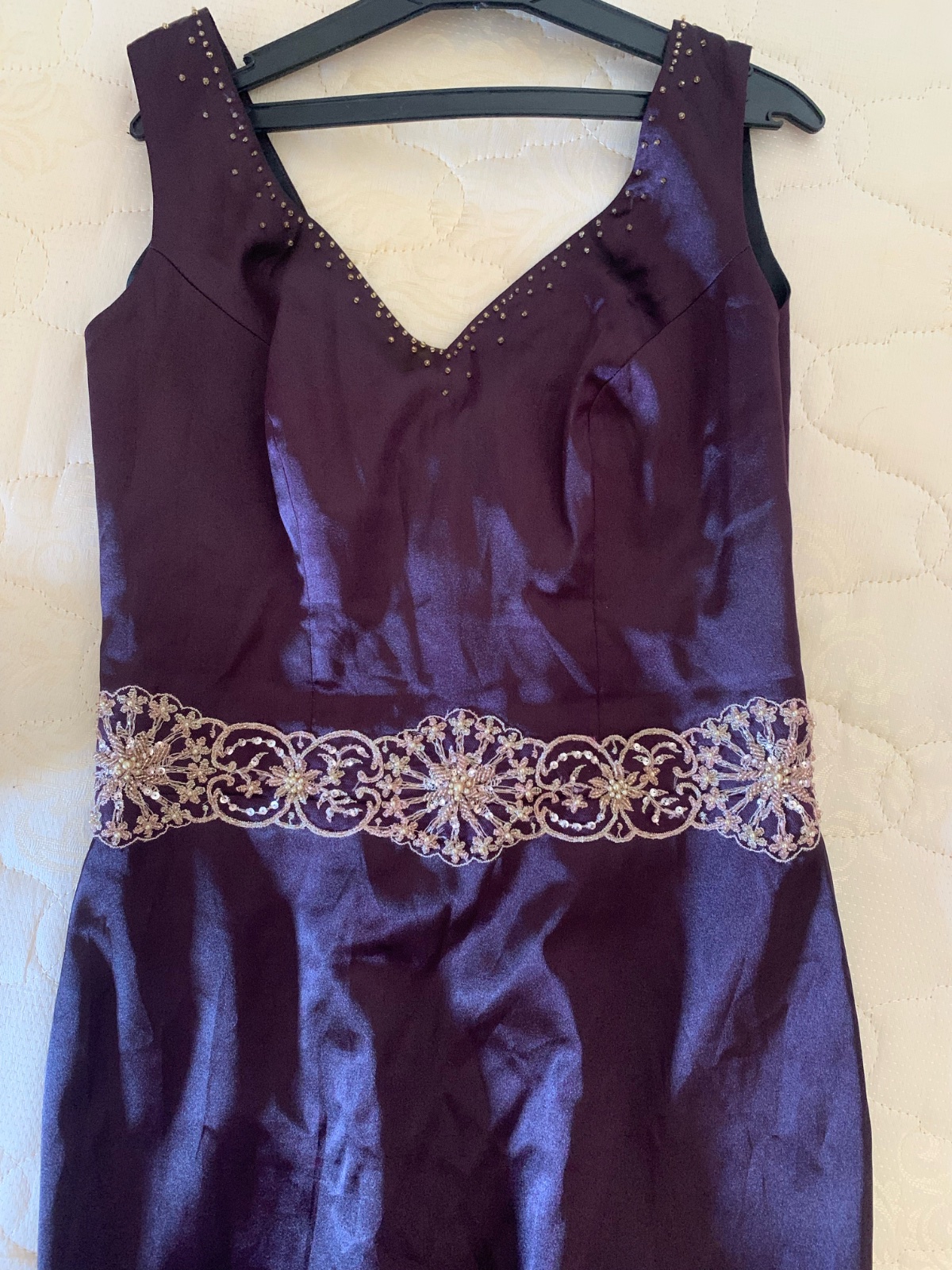 Robe satin couleur aubergine matrouza 💖💖