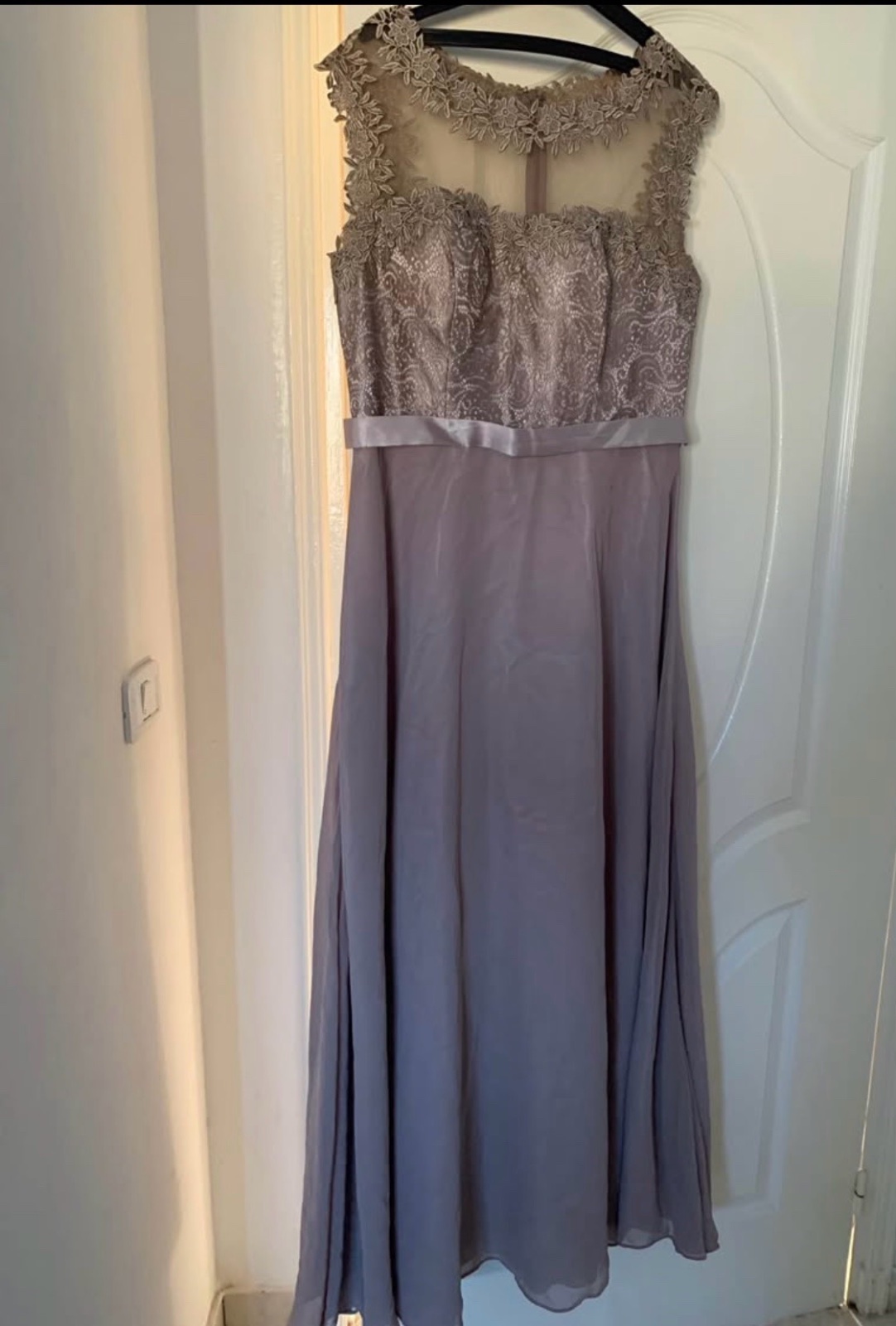Robe soirée couleur grège taille XL 😍😍