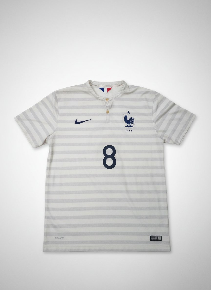 Maillot est un modèle extérieur de l'équipe de France 2014