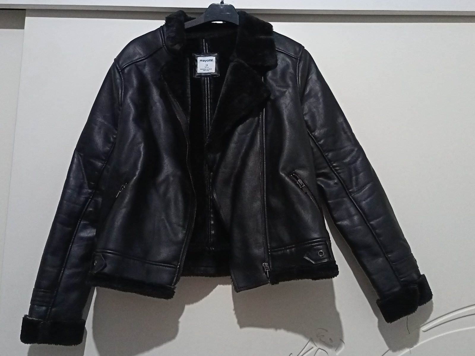 Blouson en cuir noir 