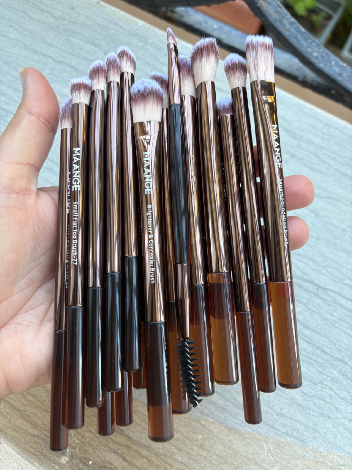 Lot de 18 brosses de maquillage