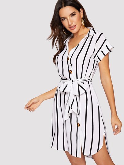 Robe blanche raillée 