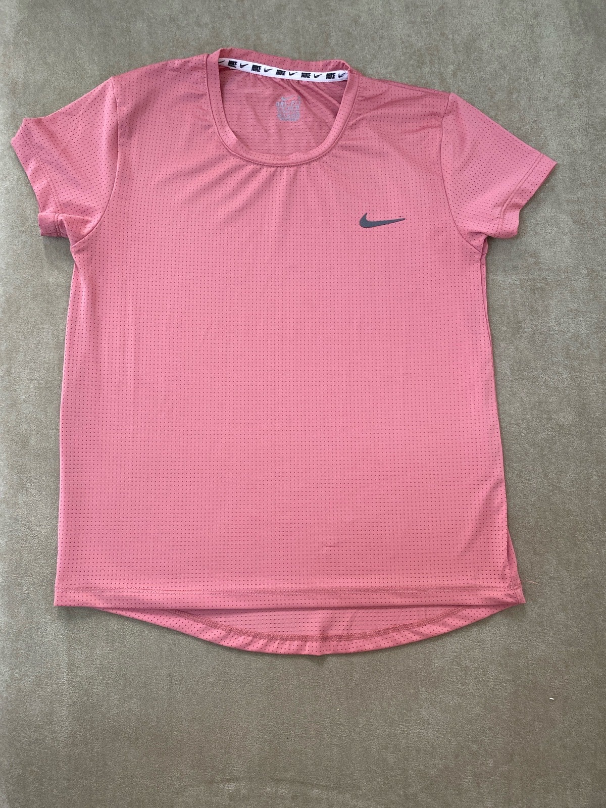 T-shirt Nike Dri-FIT Original – État Neuf (Porté une seule fois)