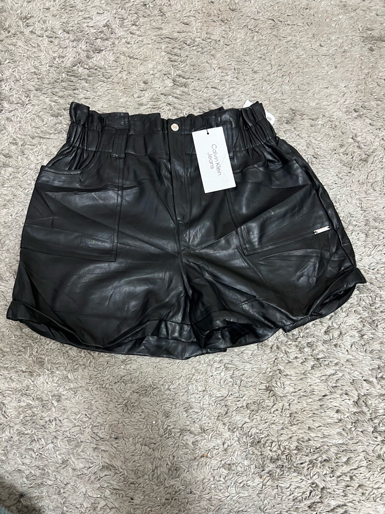 Short cuire calvin klein