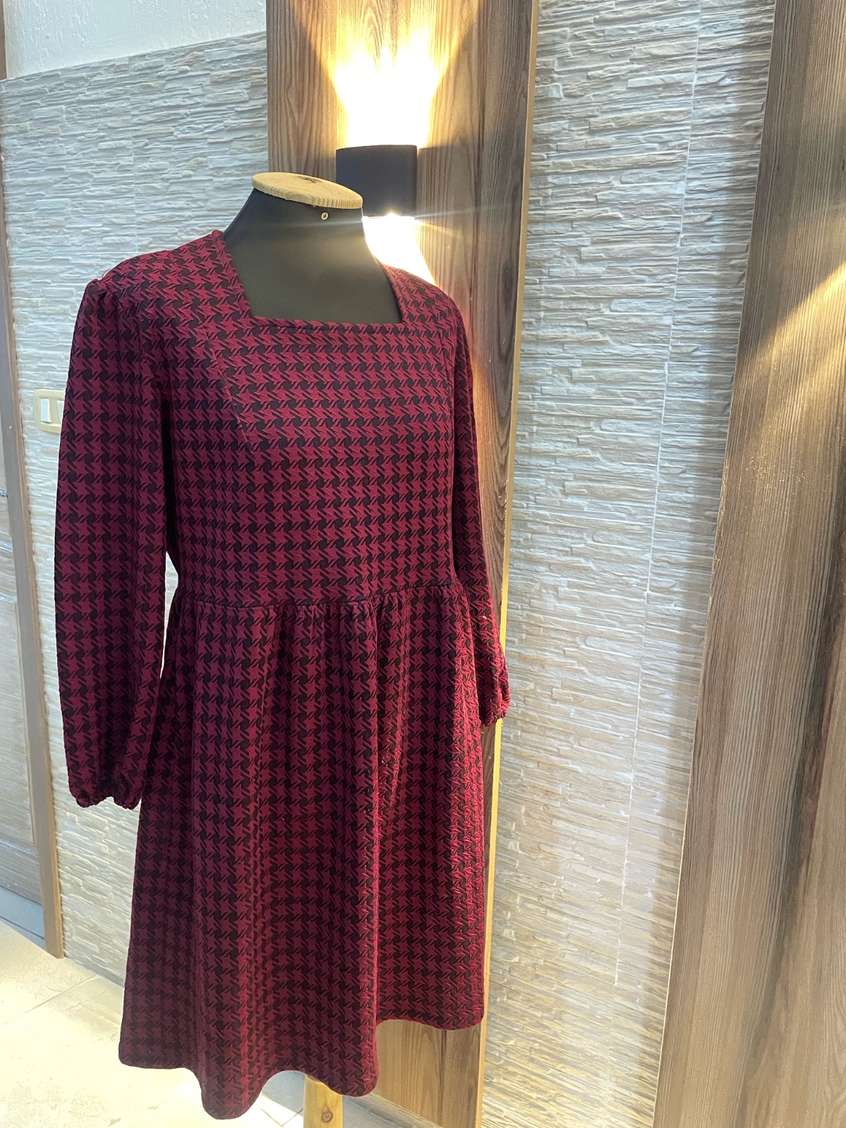 Robe rouge bordeaux 