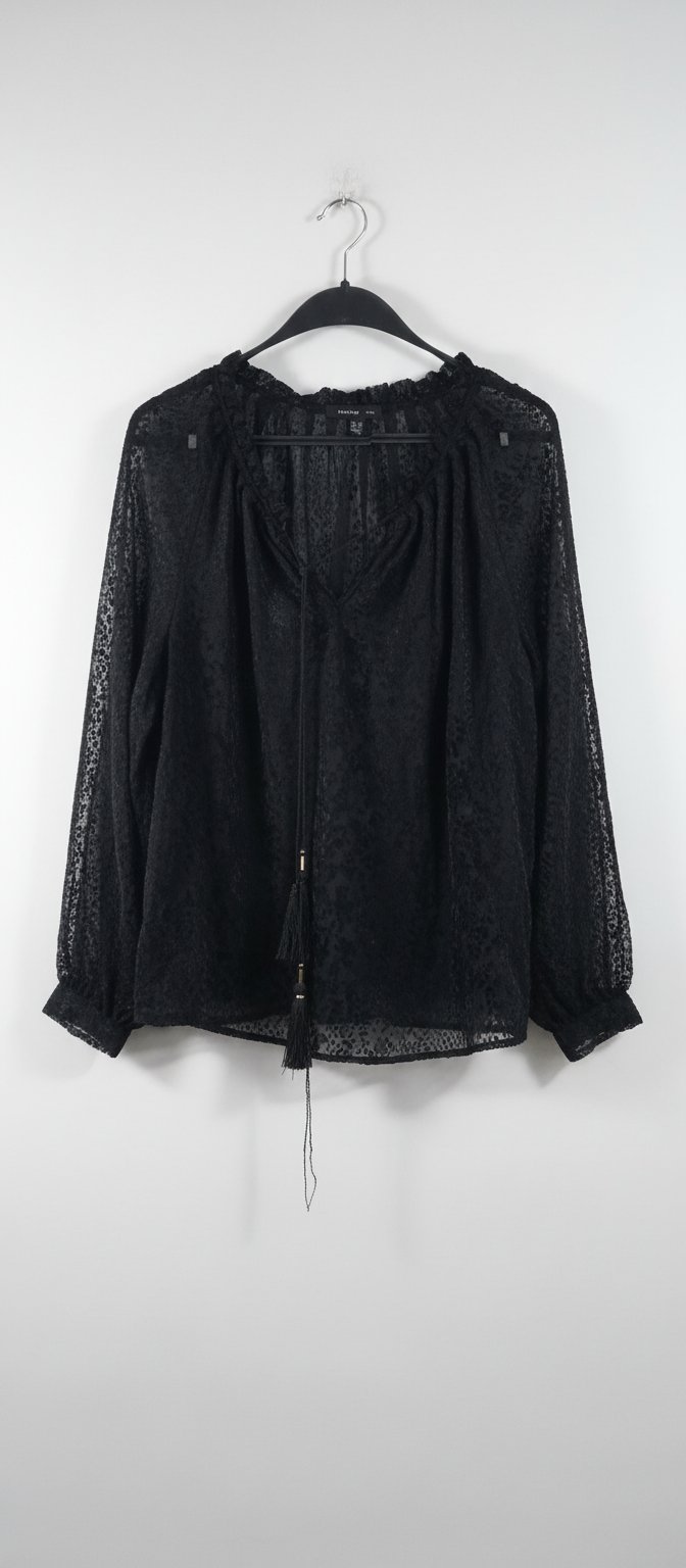  : Blouse bohème noire en dentelle transparente – Mango