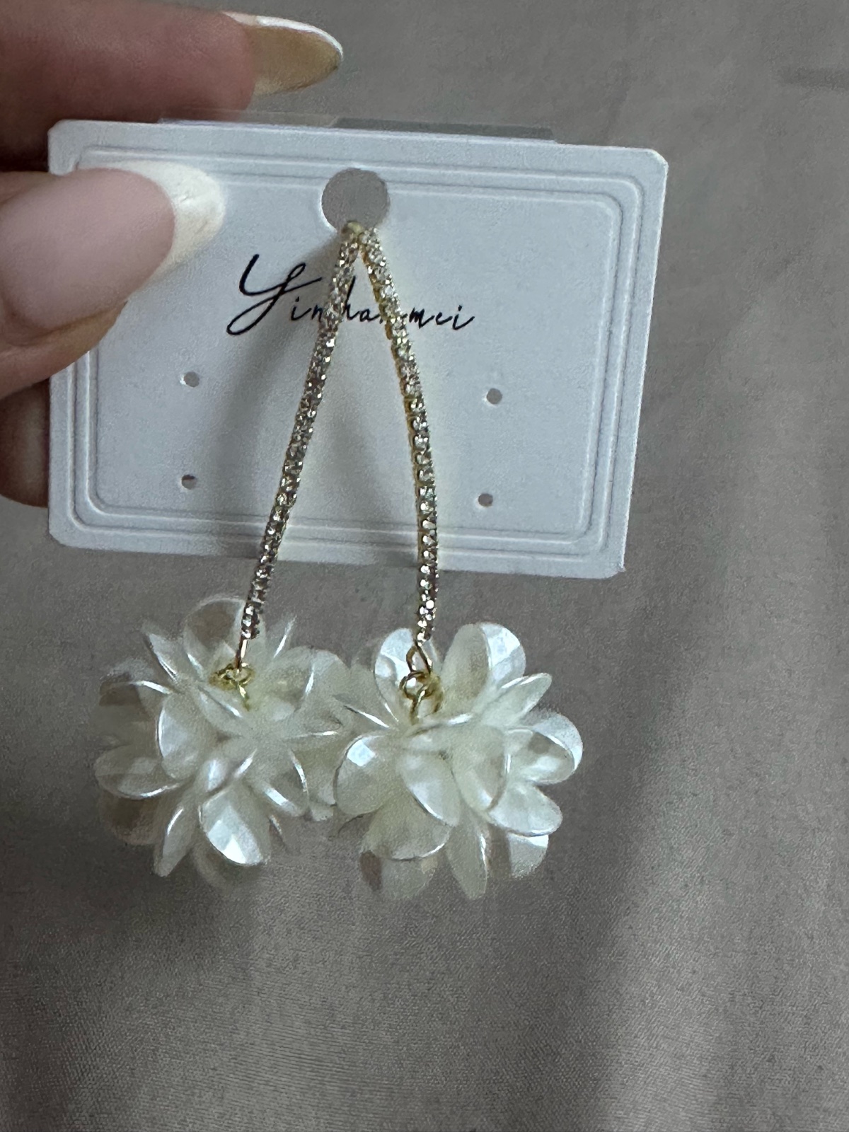 Boucles d'oreilles blonc