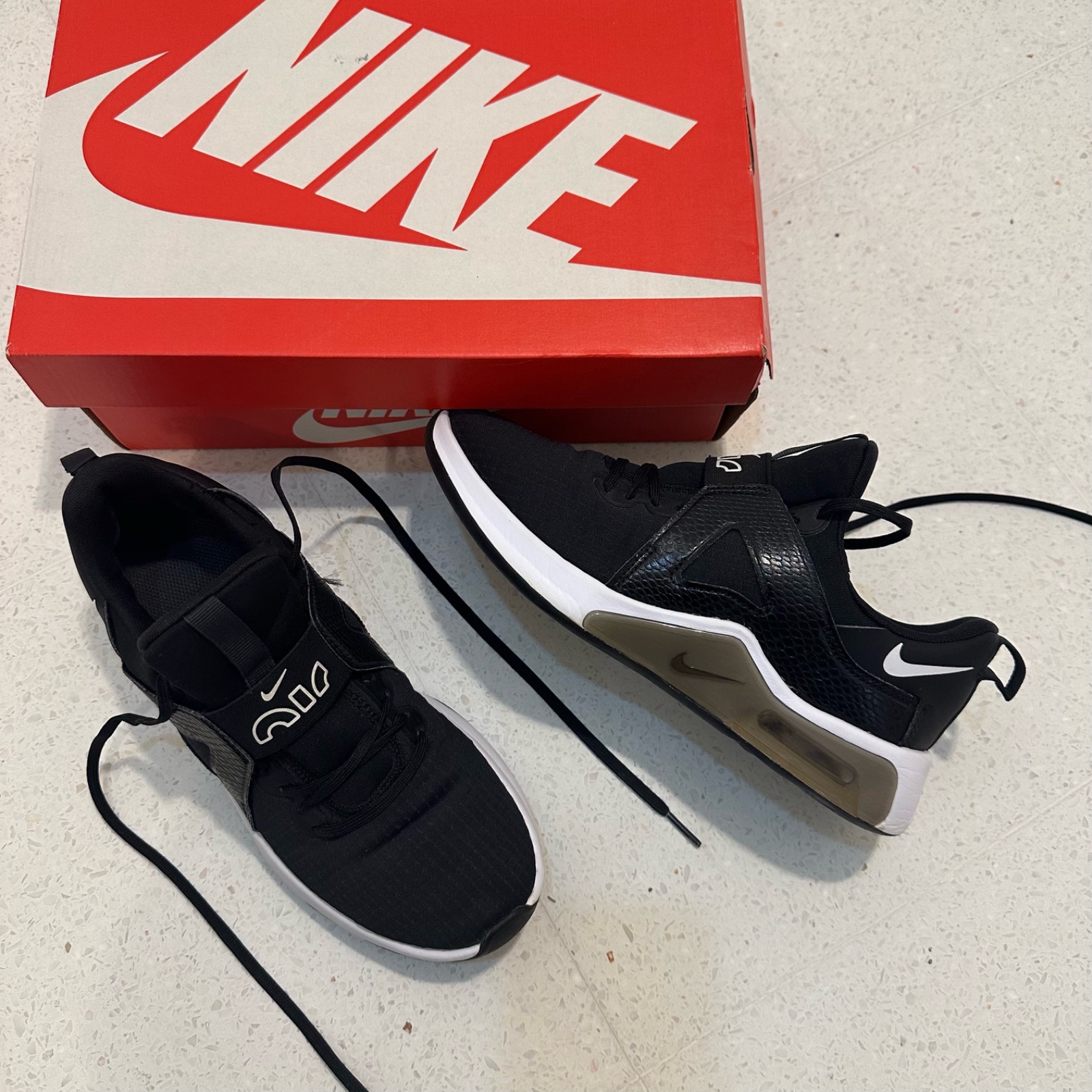 Nike air