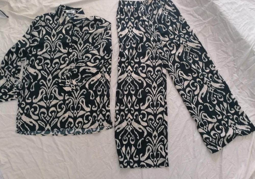 Ensemble: pantalons et chemise