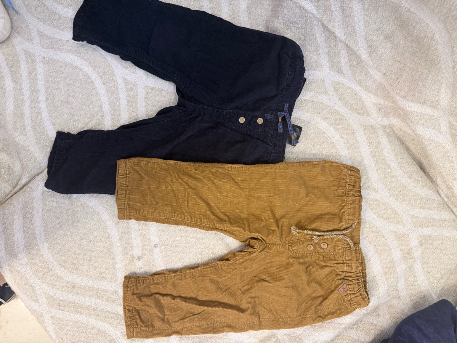 ✨ Lot de 2 pantalons garçon KIABI ✨