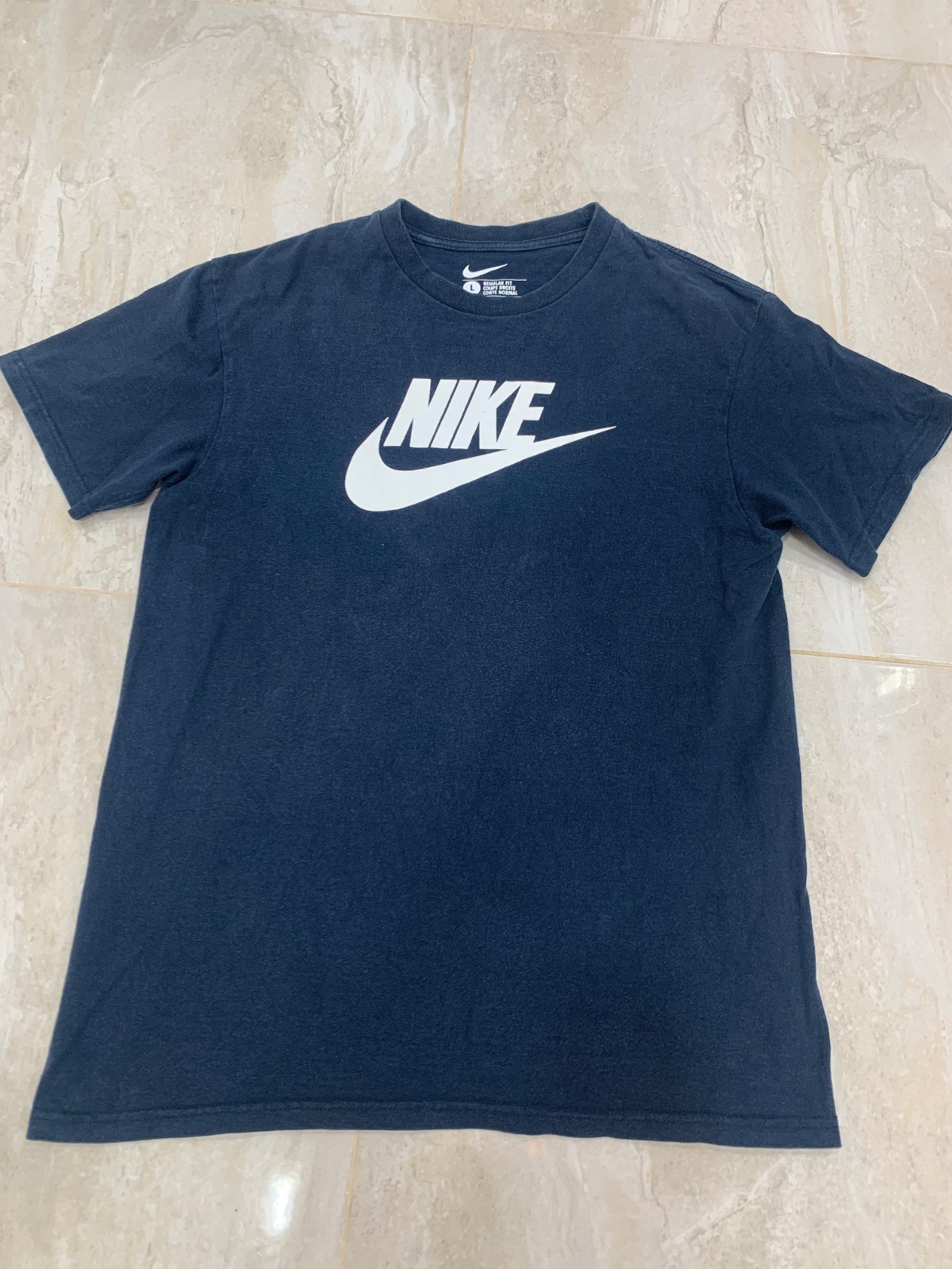 T-shirt Nike Logo Blanc - Bleu Marine (Taille L)