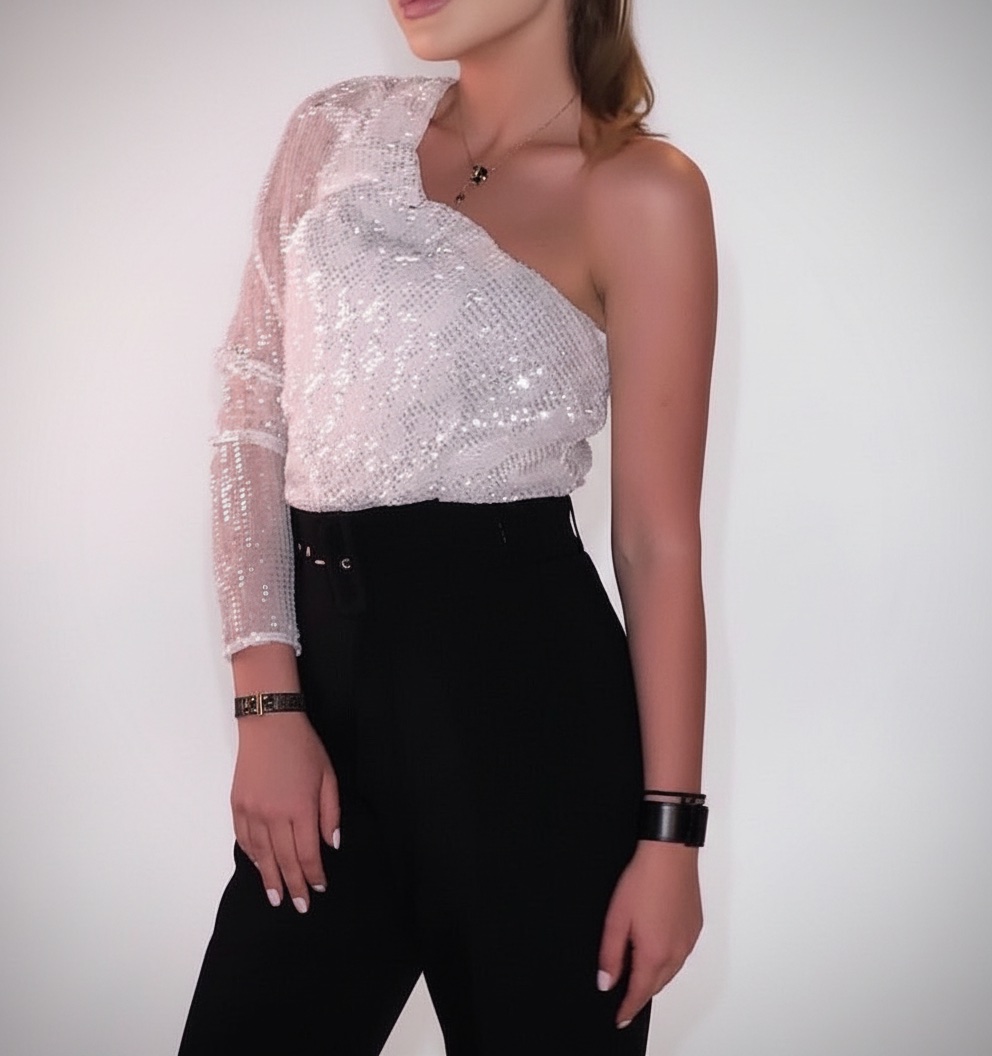 Off-shoulder entre blanc et blàc cassé