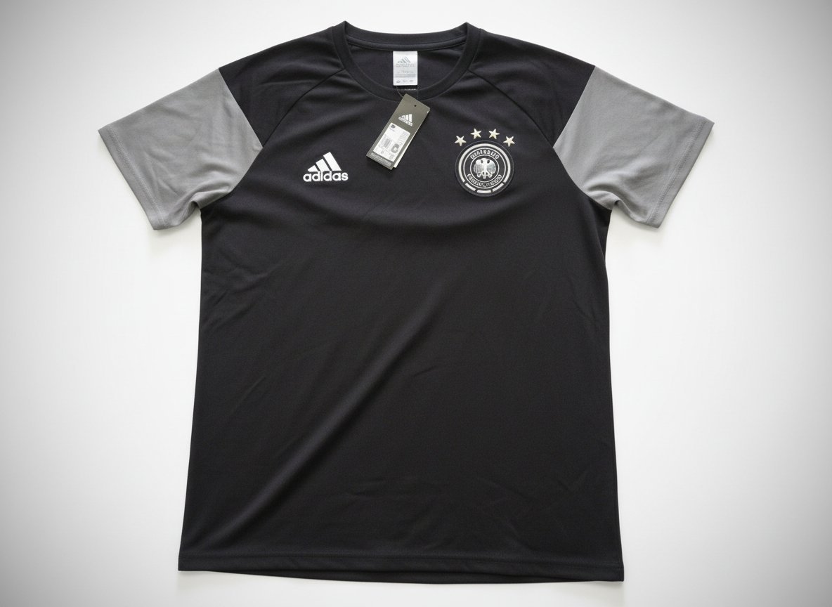 ADIDAS TAILLE L EFFIGIE L'ALLEMAGNE NEUF ET IMPORTE