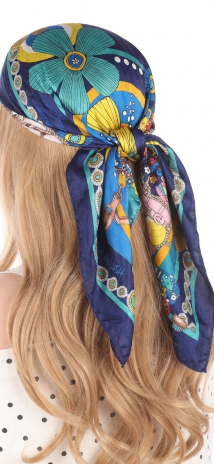Magnifique foulard marque  Knot wrap de Lush  tout à fait Authentique 71×71cm