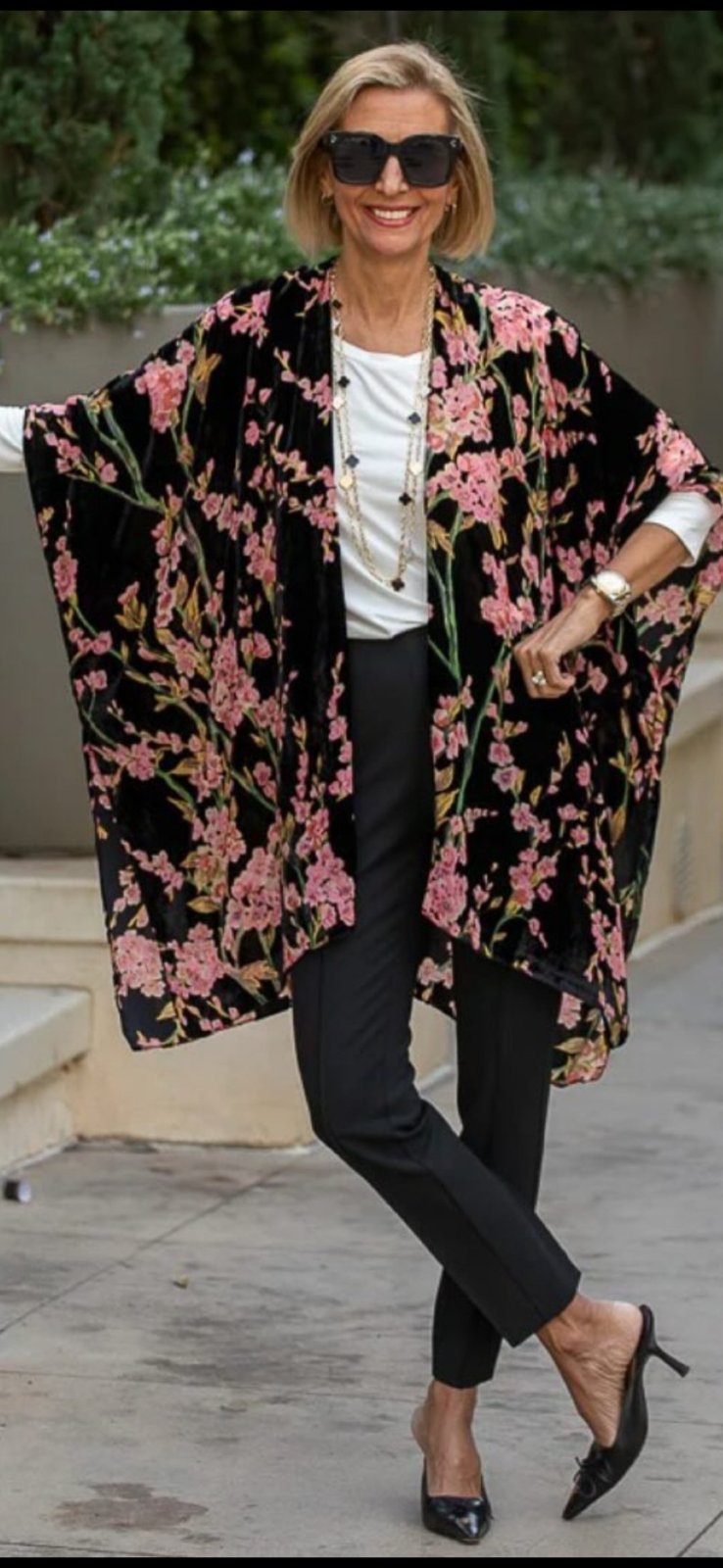 Modèle spécifique kimono en velours oversize marque exclusive  KIMCHI  BLUE parfaitement Authentique 