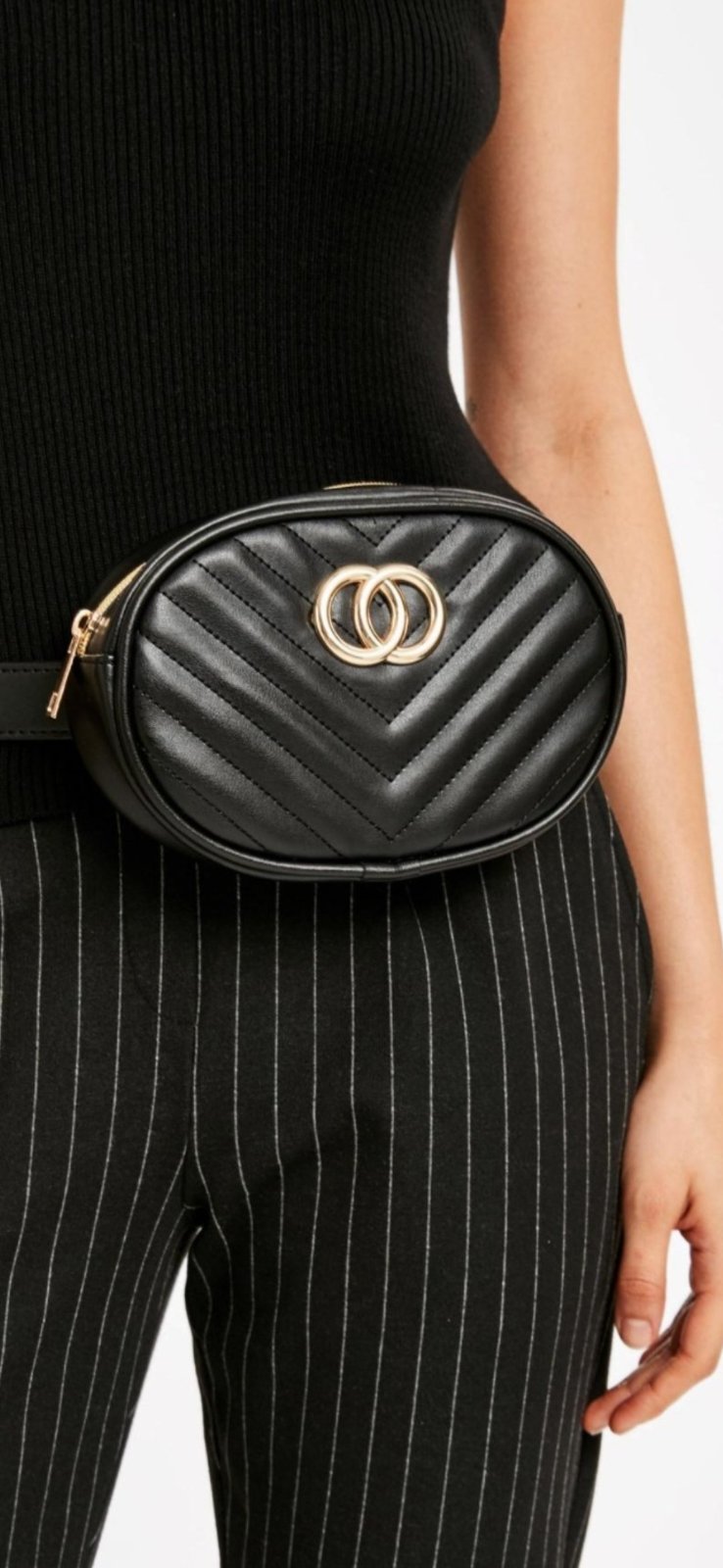 Sac banane noir Authentique  marque TALLY WEIJLmatelassé détails doré et d'une bandoulière réglable 