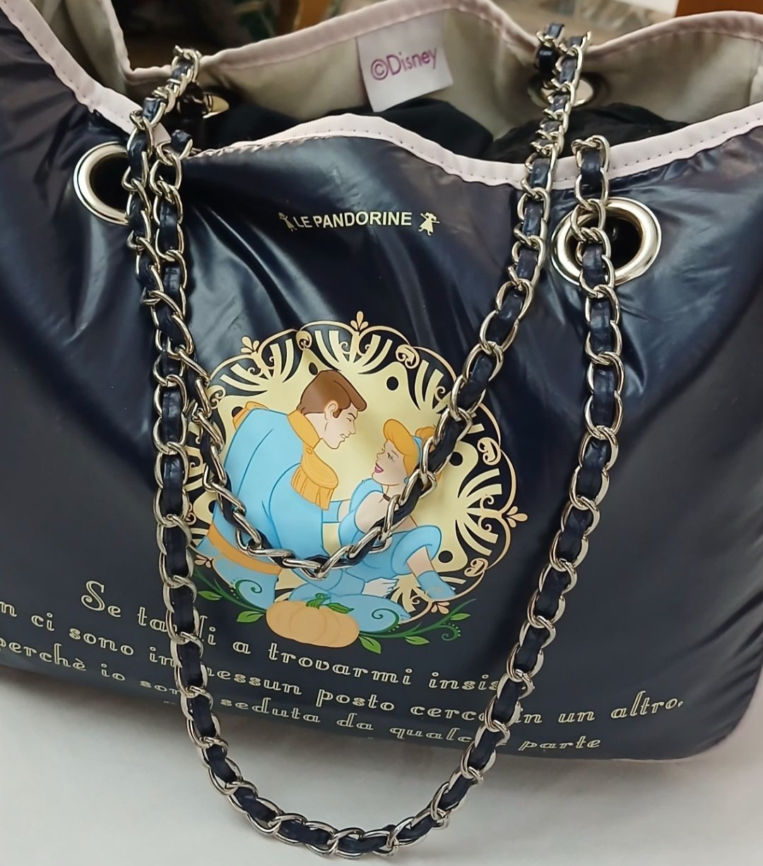 Magnifique sac à main Authentique marque Pandorine  Bandeo officiel ( Disney)