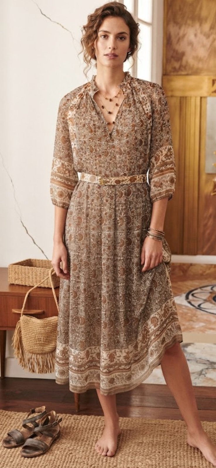 Élégant robe à motif floral vintage texmo carré tout à fait Authentique marque Texmo.carré On aperçoit un fil métallisé doré discret 🤎🤎🤎🤎 pièces vintage rare 