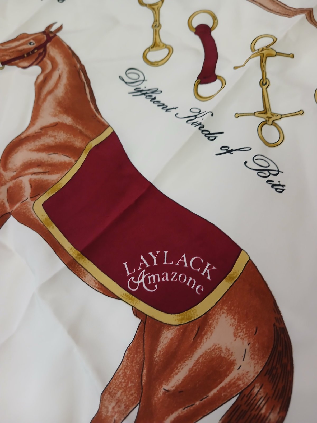 Foulard marque Laylack School. LAYLACK Amazone 