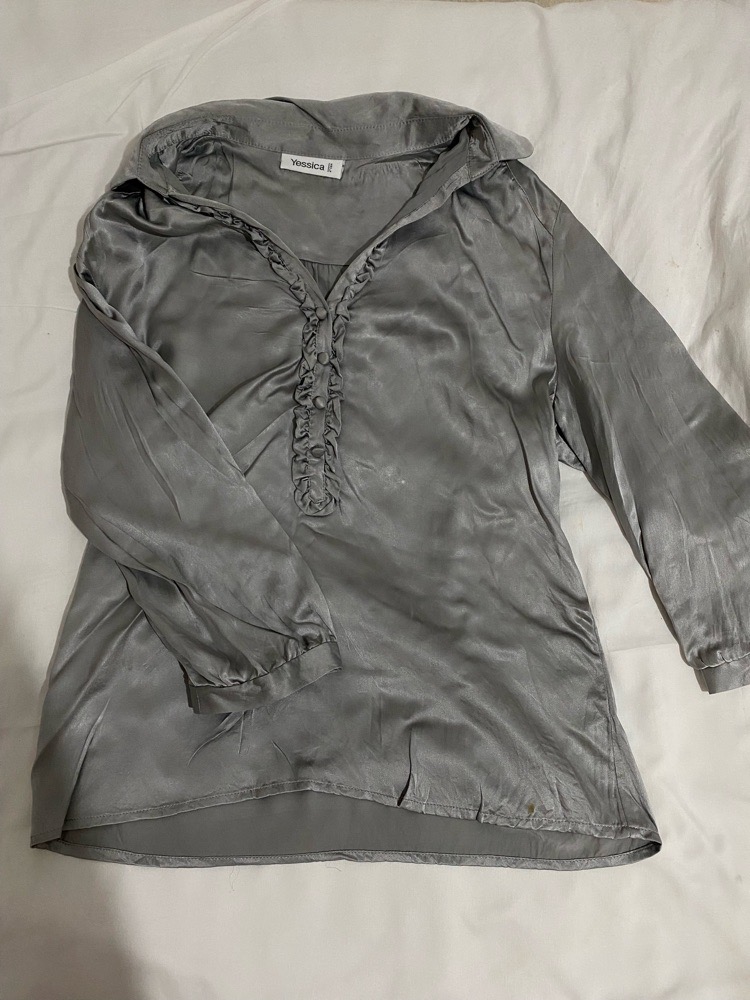 Pull style chemise gris