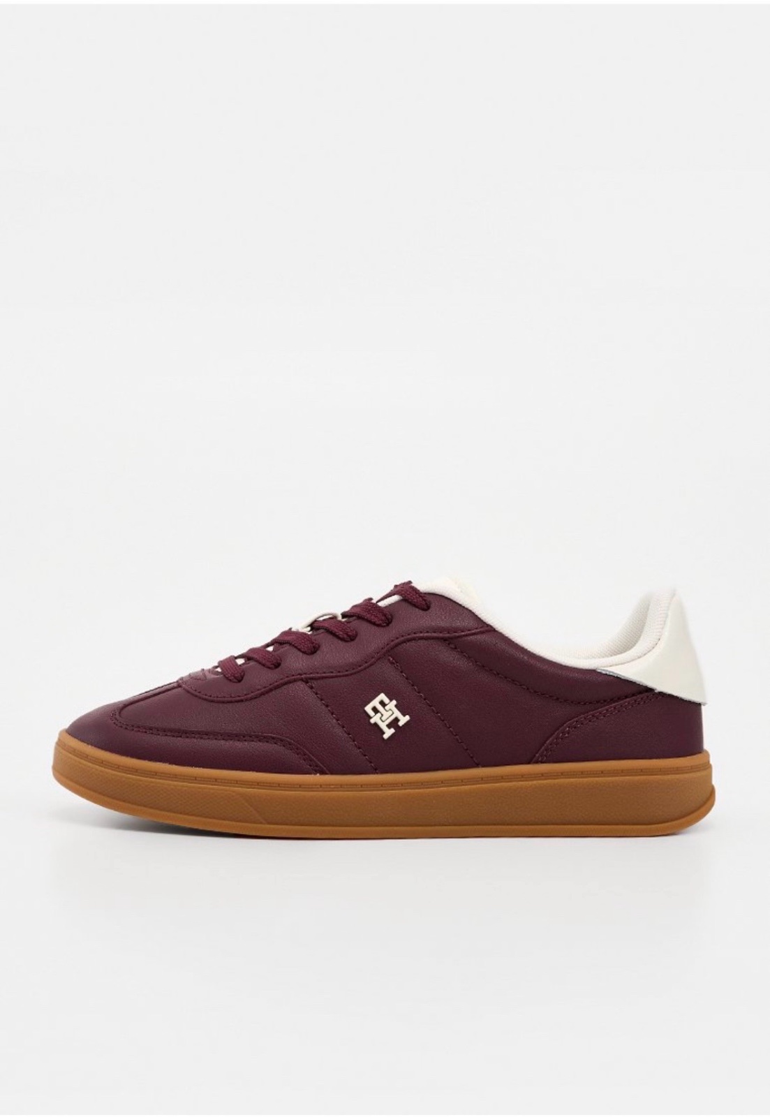 A vendre des baskets de la marquue TOMMY Hilfiger