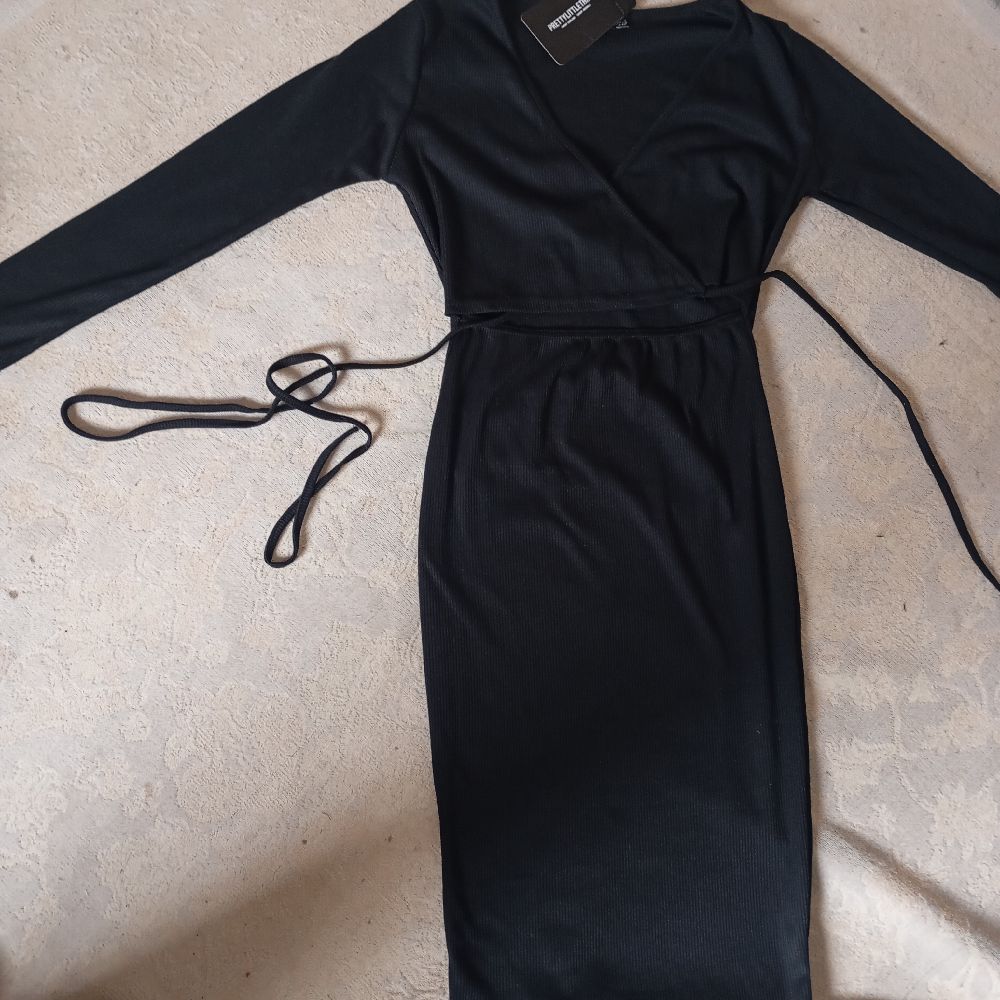 Robe neuve pretty little thing