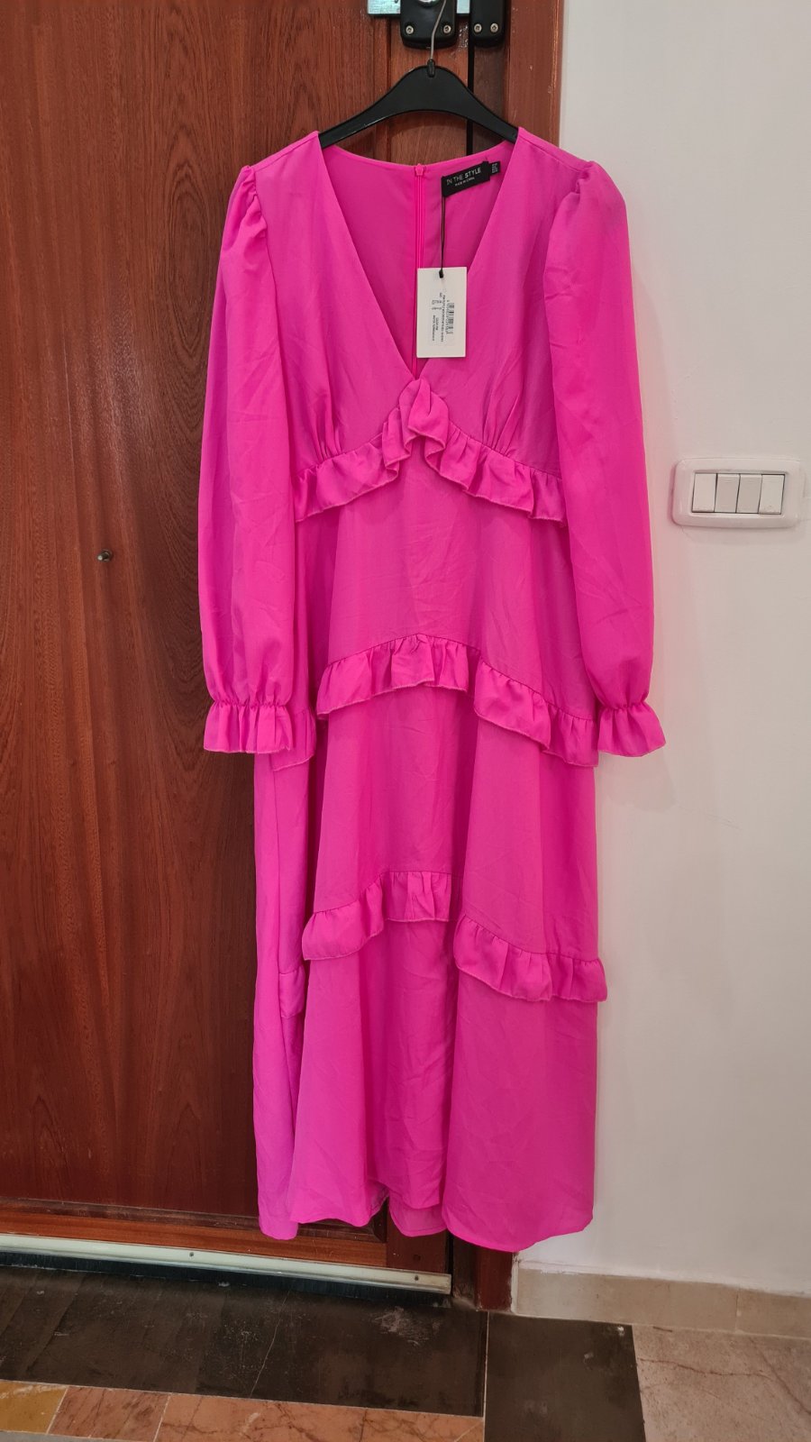 Robe neuve avec étiquette 