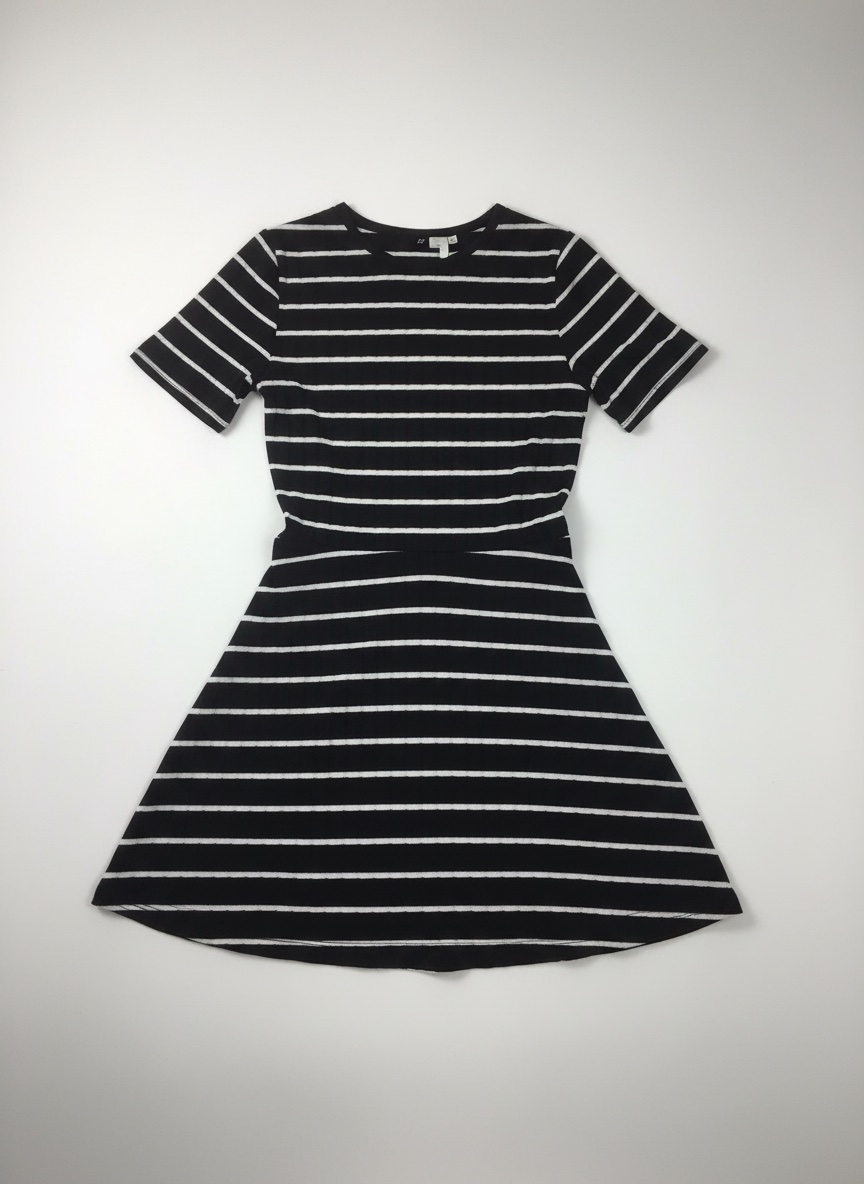 ✨ Robe taille S chic et élégante ✨