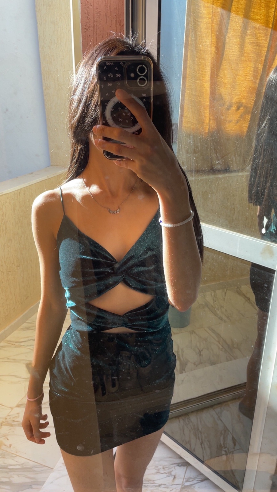 Robe à paillettes courte