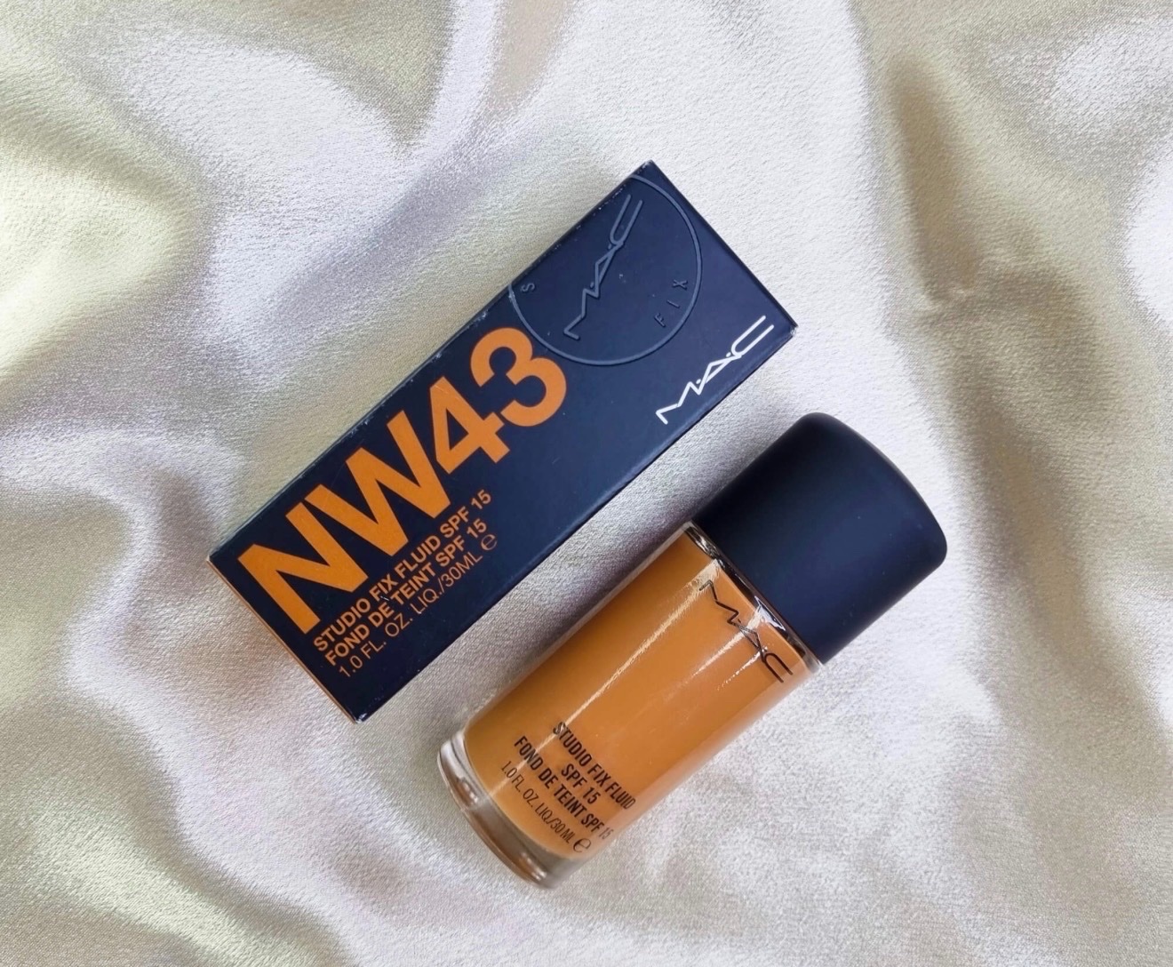 MAC Studio Fix Fluid SPF 15 NW43