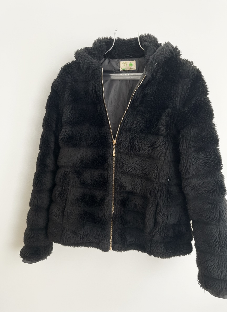 Manteau forrure avec capuche  made in italy taille S 