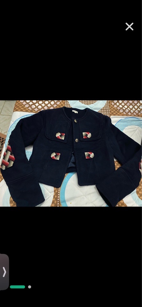 Jolie veste courte vrai cachemir en tres bonne etat taille s  