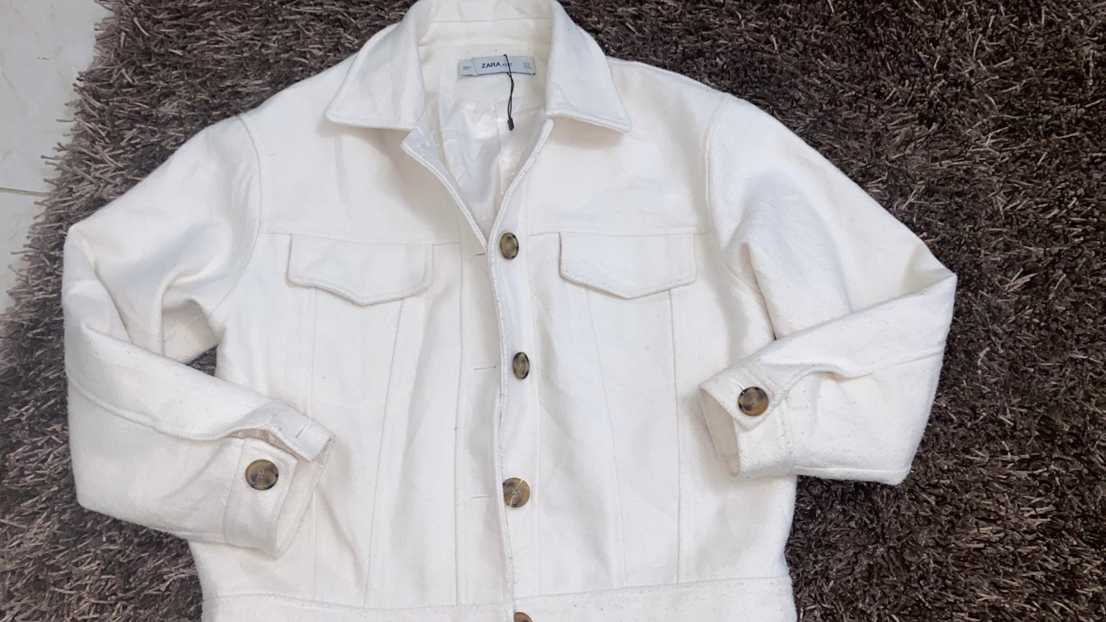 Veste zara en cachemire en blanc case en tres bon etat