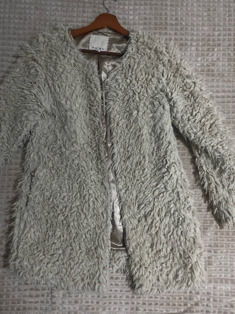 Veste 3aloucha marque amisu taille 36/38 en tres bon etat