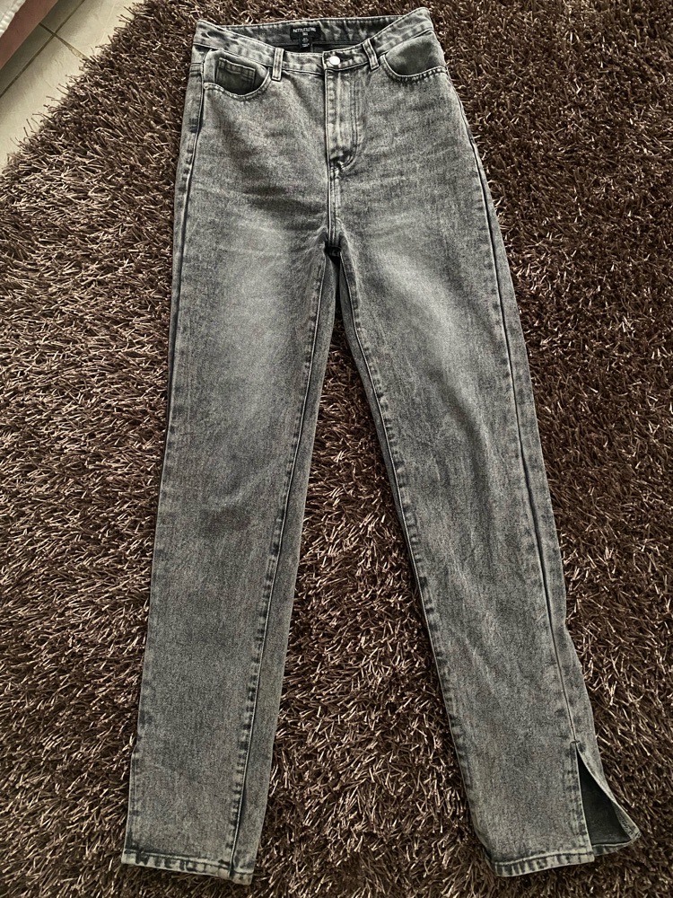 Tres jolie jean large tres long legs marque pretty little thigs